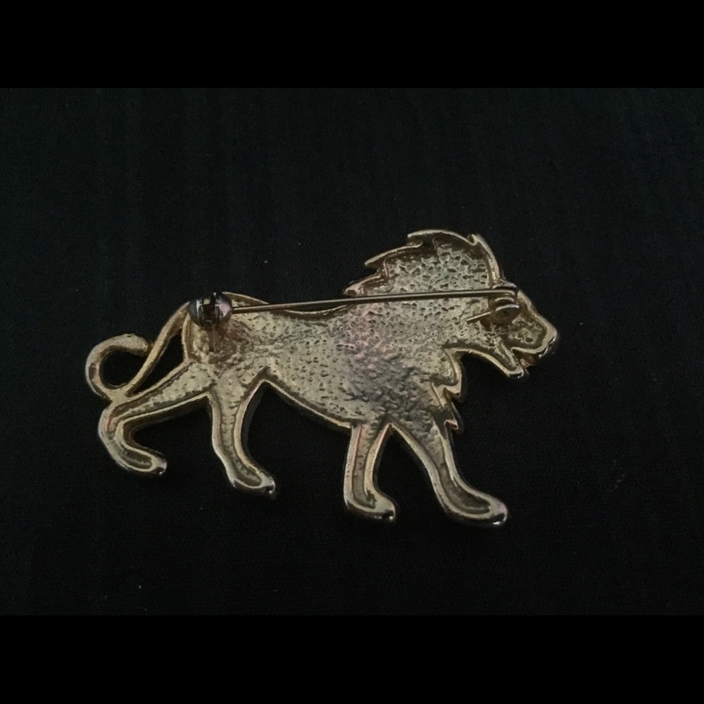 Vintage Lion Brooch - Picture 5 of 5